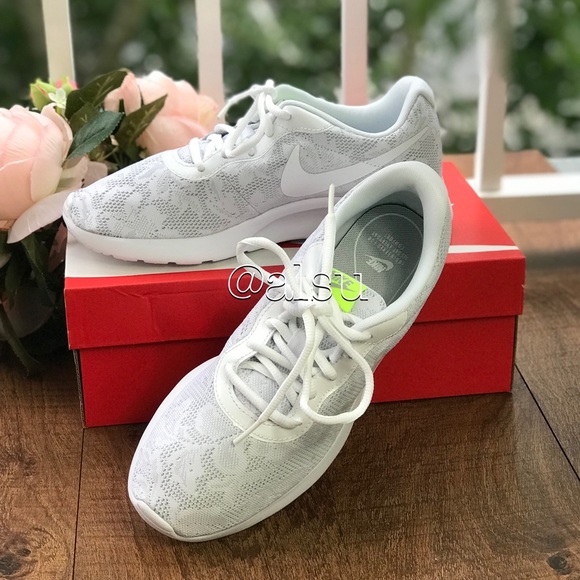 NWT Nike Tanjun ENG White WMNS - Picture 3 of 6
